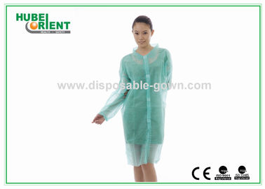 Green Tyvek Disposable Lab Coats With Nylon Fastener Tape Closure For Prevent Dust