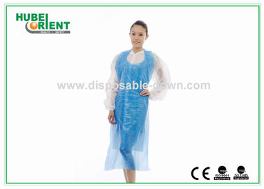 No Sleeves Disposable Plastic Aprons 28''X42'' 28''X46'' For Water Prevention